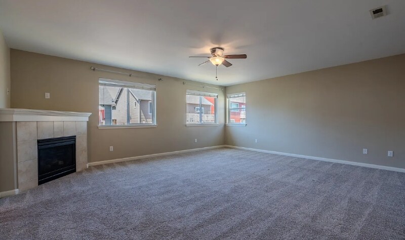 Building Photo - 1443 Farina Lp SE