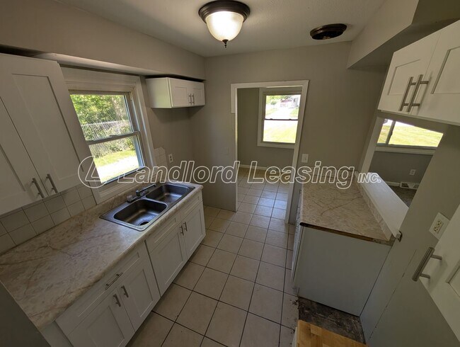 Building Photo - 4252 Belle Ave