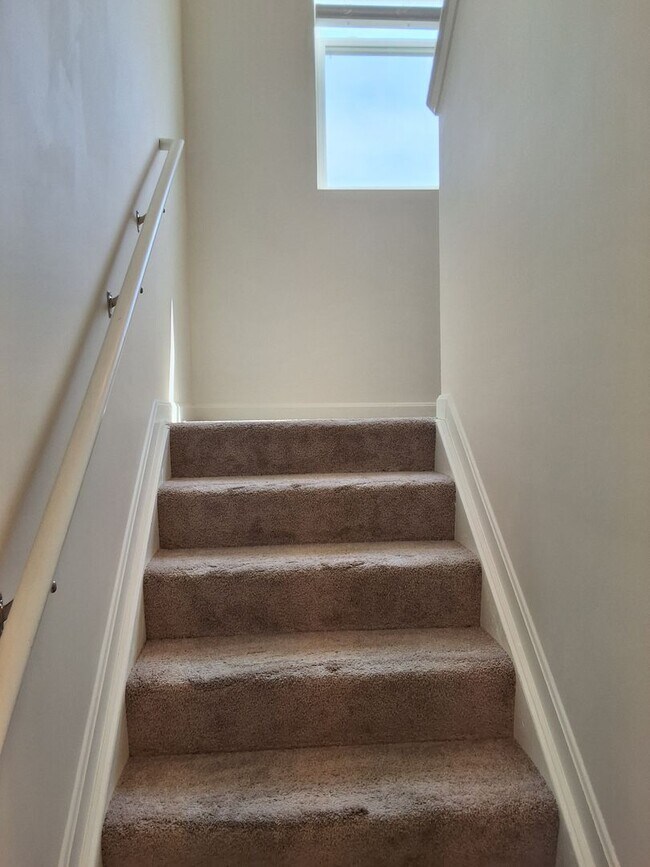 Building Photo - Beautiful Home in Elizabethtown