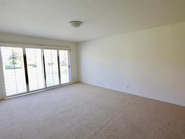 Building Photo - 5796 Encina Rd