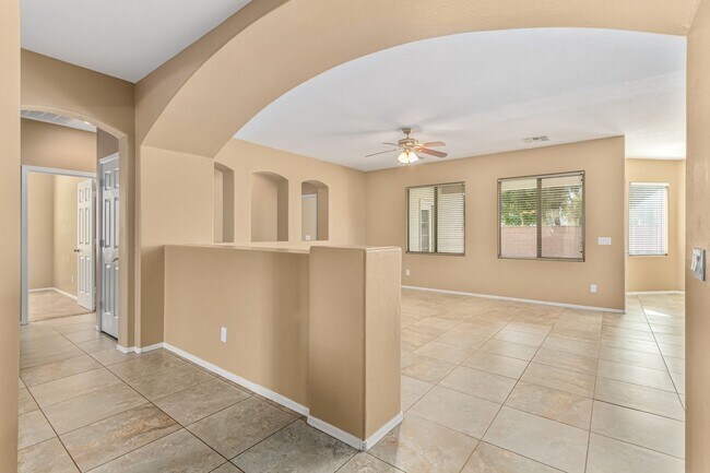 Building Photo - Must See 4 Bedroom Home near San Tan Mall