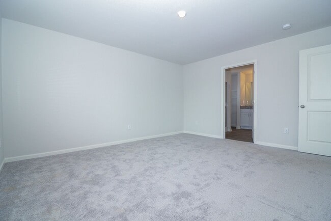 Building Photo - 132 Elegance Wy