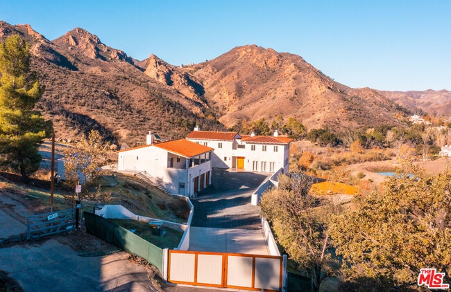 Primary Photo - 29282 Circle Dr