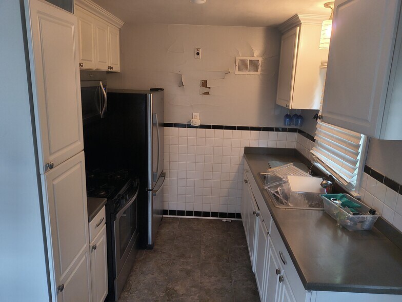 Building Photo - 7246 Stolle St