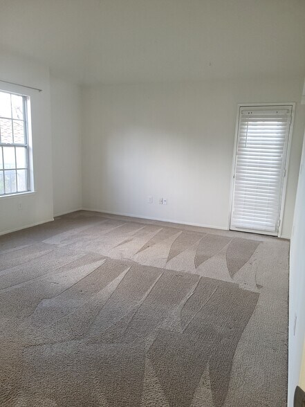 Building Photo - 24143 Del Monte Dr