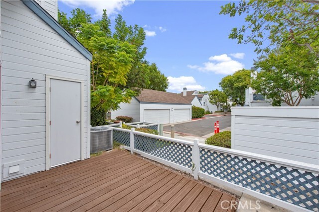 Building Photo - 75 Briarglen