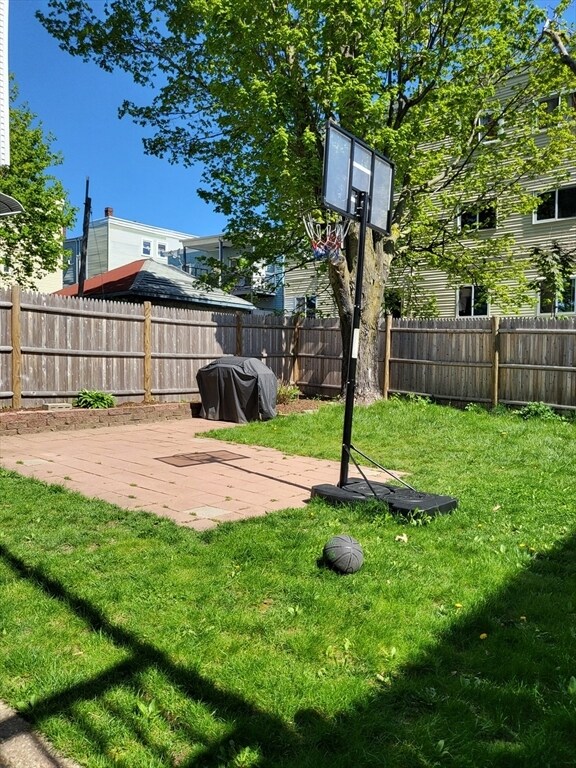 Building Photo - 12 Watts St