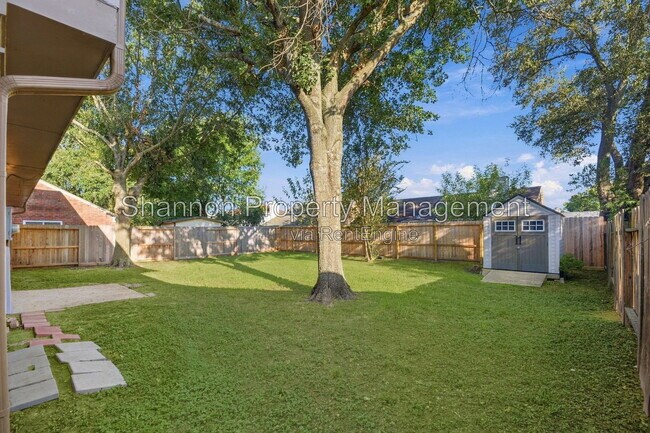 Building Photo - 21218 Park Willow Dr