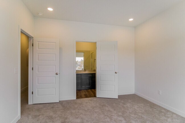 Building Photo - 4567 W Lonely Grv Ct