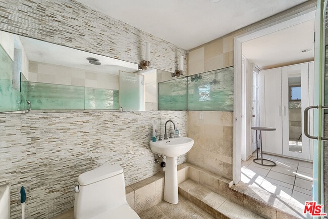 Building Photo - 109 Dudley Ave