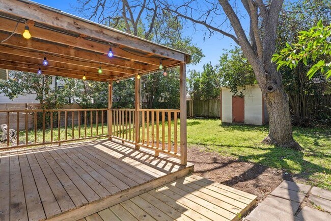Building Photo - 1709 Patton Ln