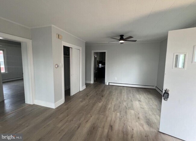 Building Photo - 809 Mulberry Ave