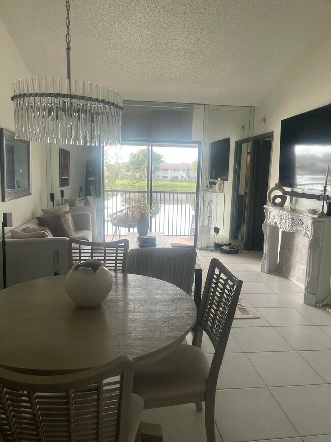 Building Photo - 9878 Nob Hill Ct