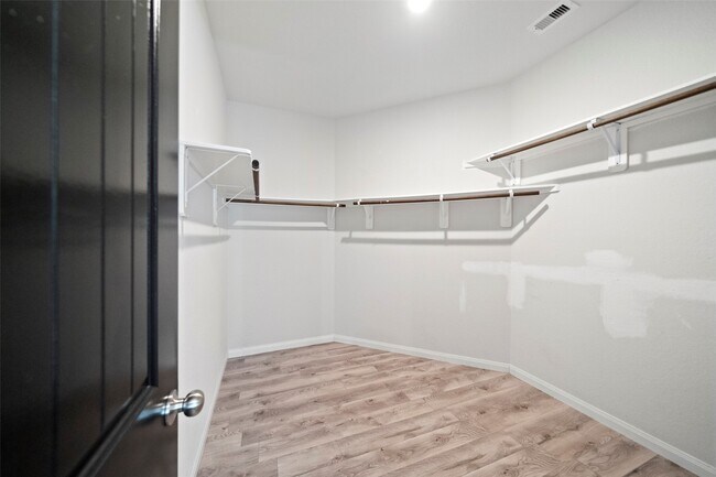 Building Photo - 6161 White Oak Leaf Lp