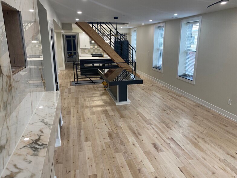 Building Photo - 1649 S 17th St