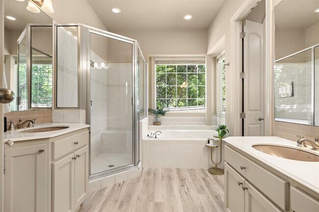 Building Photo - 3508 Red River St