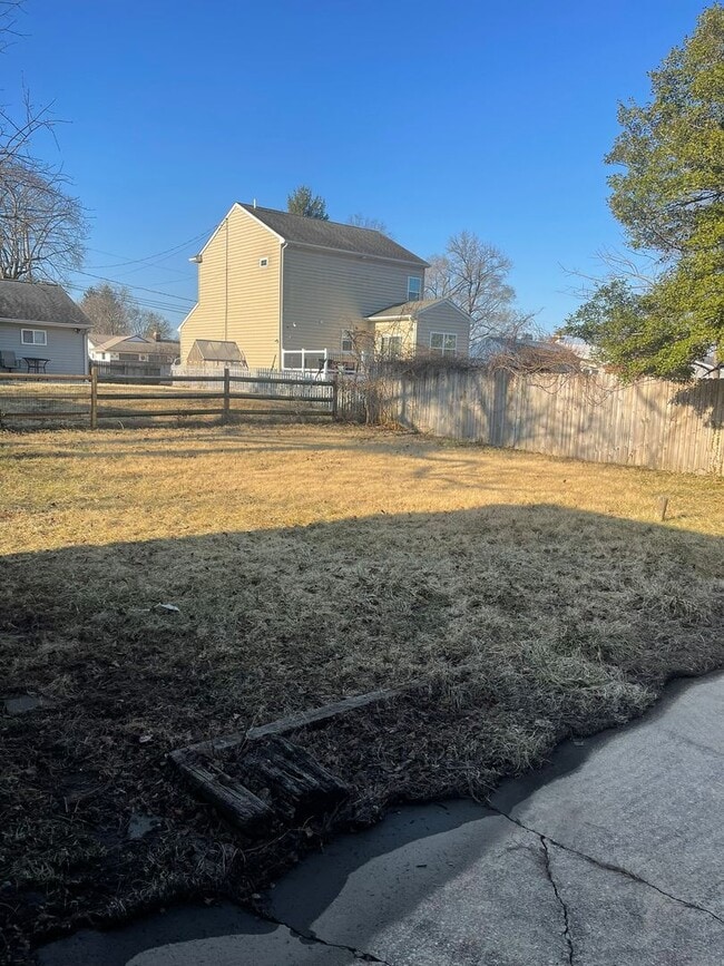 Building Photo - 11 Malvina Ln