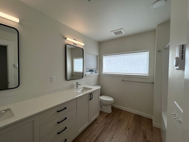 Building Photo - 4234 Cameo Ln