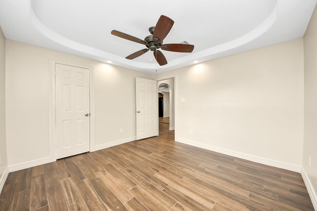 Building Photo - 8925 Homewood Ln