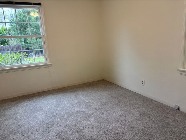 Building Photo - Charming Sherman Oaks Home!