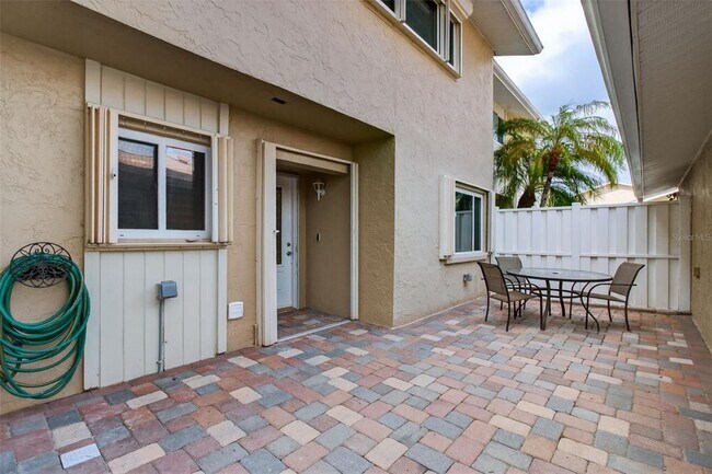 Building Photo - 6660 Cape Hatteras Way NE