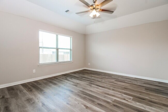 Building Photo - 6265 Thunderwing Dr