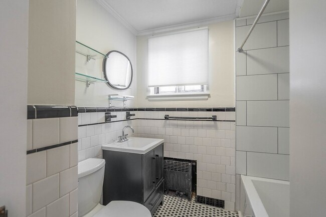 Building Photo - 20 Ashland St