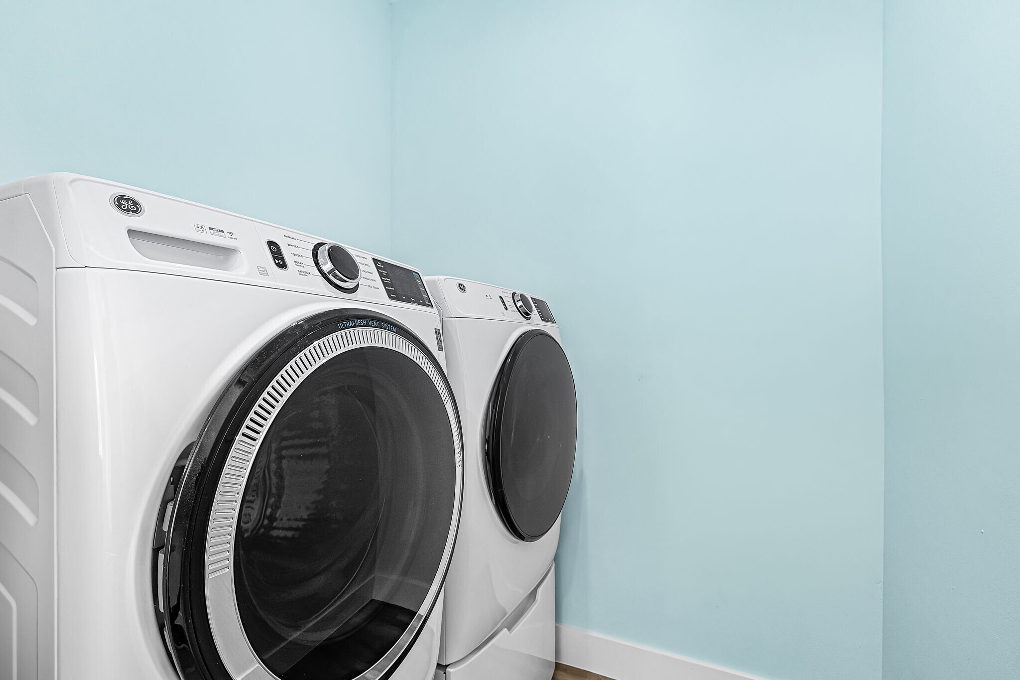 Building Photo - 7244 David Blvd