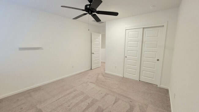 Building Photo - 7152 W Vineridge Dr