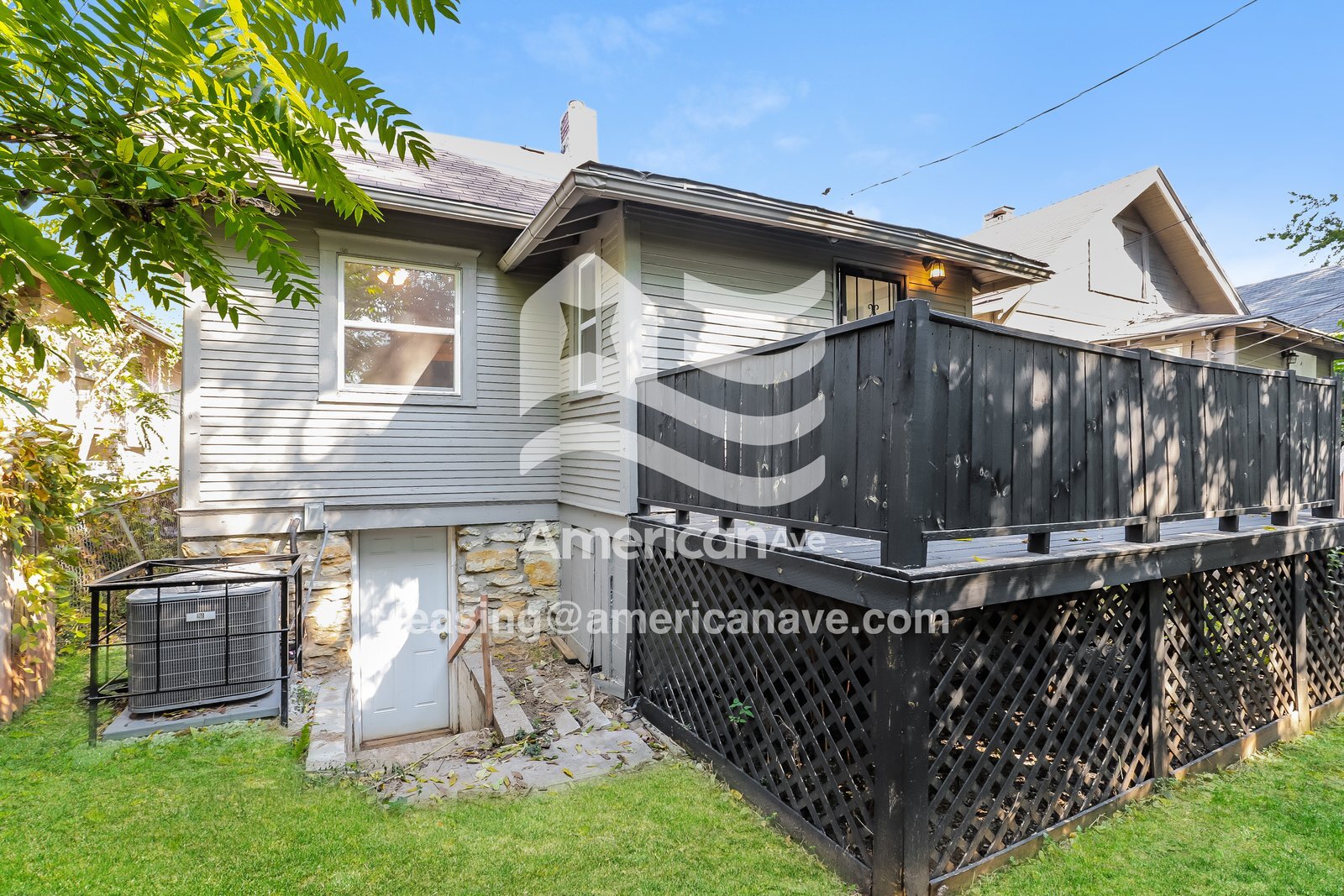 Building Photo - 3211 E 30 Terrace