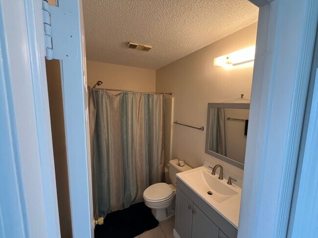 Building Photo - Mountaintop Condo for rent