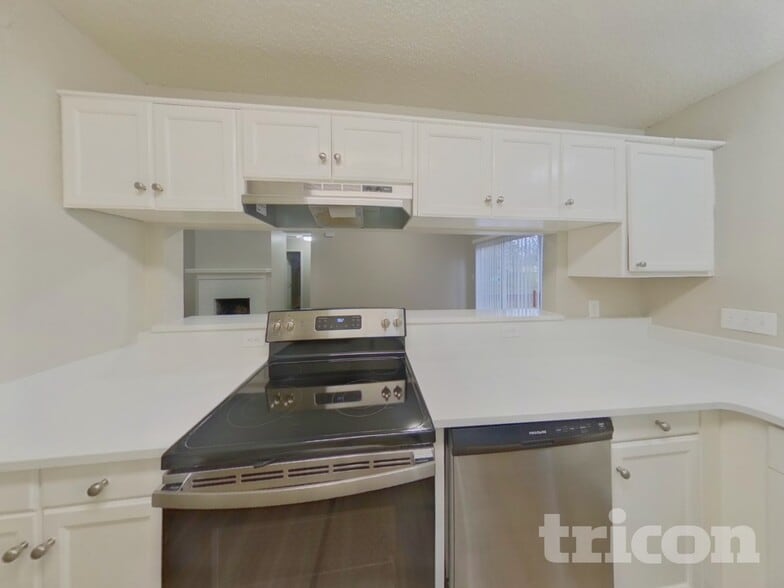 Building Photo - 217 Clear Springs Ct