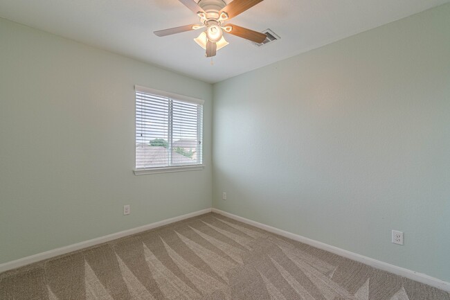 Building Photo - 480 Wind Murmur