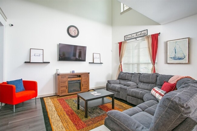 Building Photo - 1213 Casselberry Dr