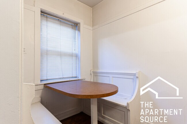 Building Photo - 3034 N Halsted St