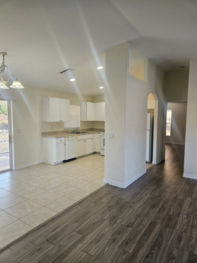 Building Photo - 7450 Blutter Rd