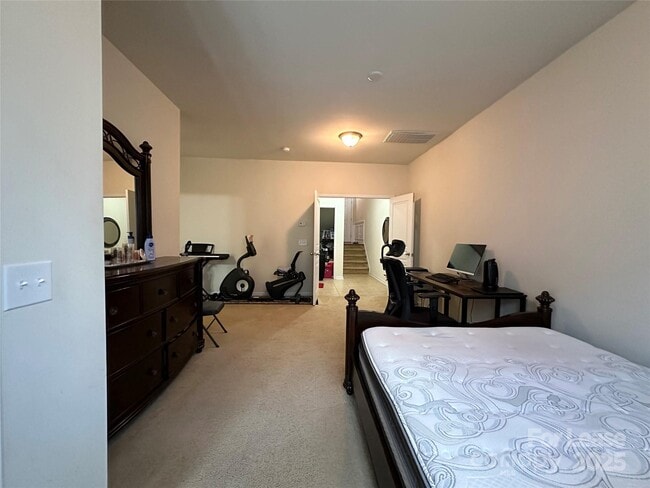 Building Photo - 835 Skybrook Falls Dr