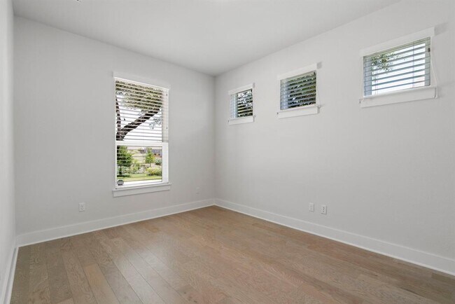 Building Photo - 265 Tierra Trail