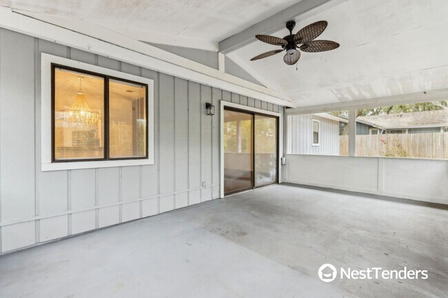 Building Photo - Great Amelia Island Location!