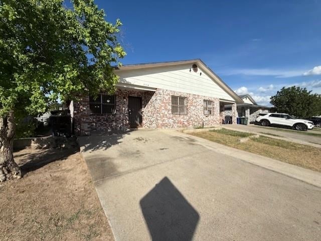 Primary Photo - 209 Allen Dr