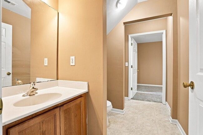Building Photo - 926 Oakshire Cir