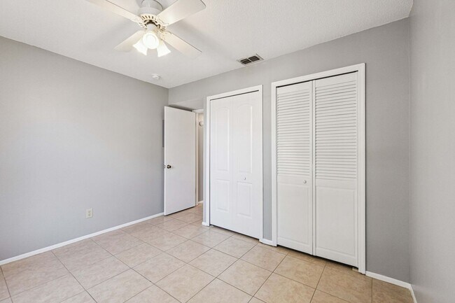 Building Photo - 2/1.5 Condo With Screened Patio in Conway Area