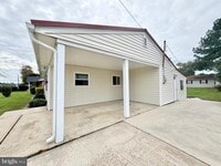 Building Photo - 1424 S Governors Ave