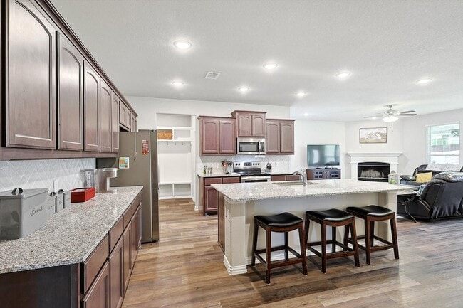 Building Photo - 808 Feather Edge Dr