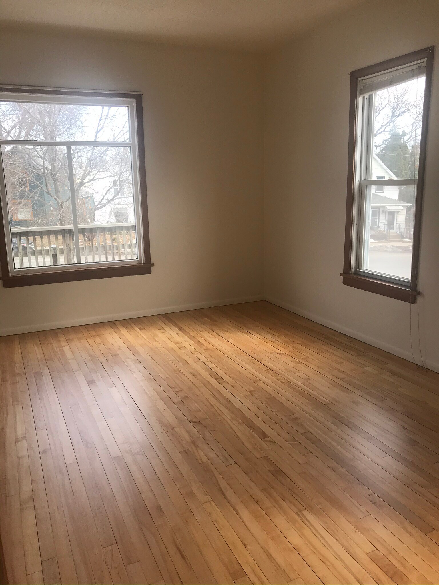 Building Photo - 712 6th St NE