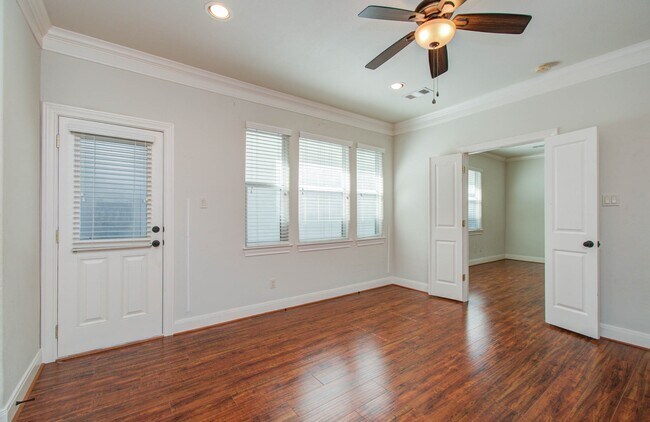 Building Photo - 10205 Brooktree Dr