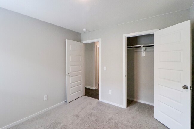 Building Photo - 17327 Ridge Dr