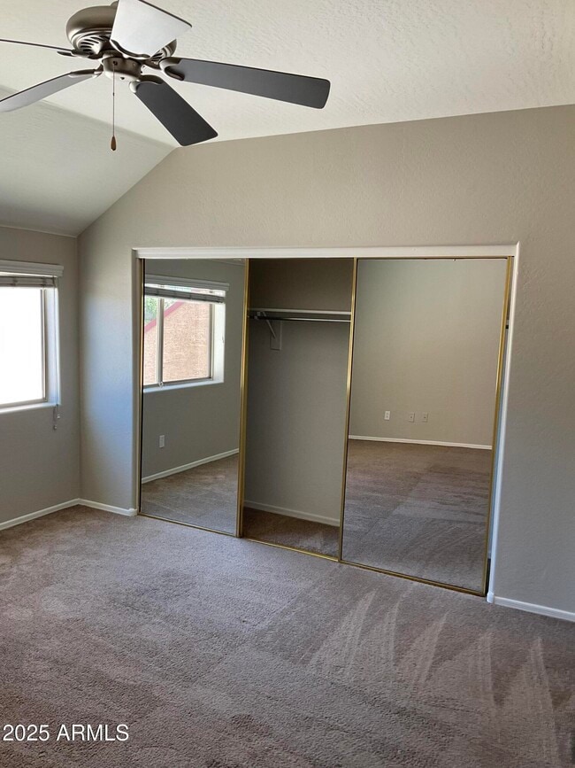 Building Photo - 1015 S Val Vista Dr