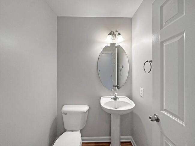 Building Photo - Charming Karns, 3-4 bedroom Home on Quiet ...