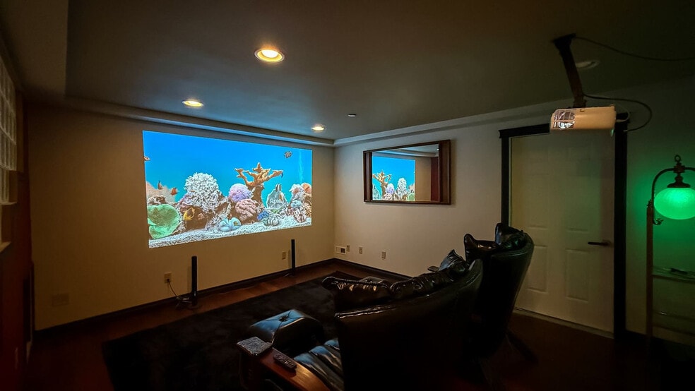 Building Photo - 73 Ross Ln